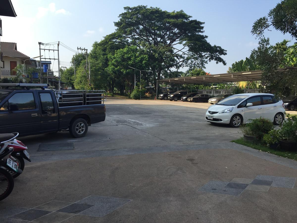 Huaymuang Apartment Ubon Ratchathani Eksteriør billede